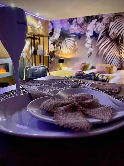 Hébergement de vacances Eden Palm Suite & Spa Berre-l'Etang France