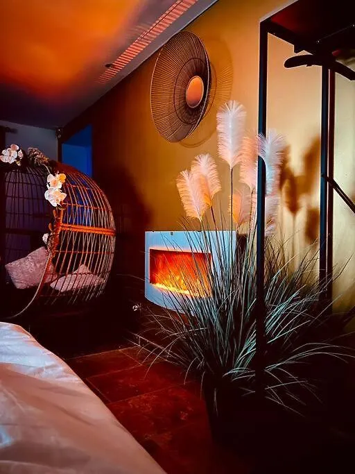 Eden Palm Suite & Spa Berre-l'Etang France